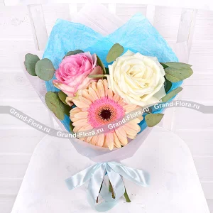 Нежный аккорд - букет-комплимент из роз и герберы